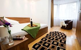 6 Apartments Predeal